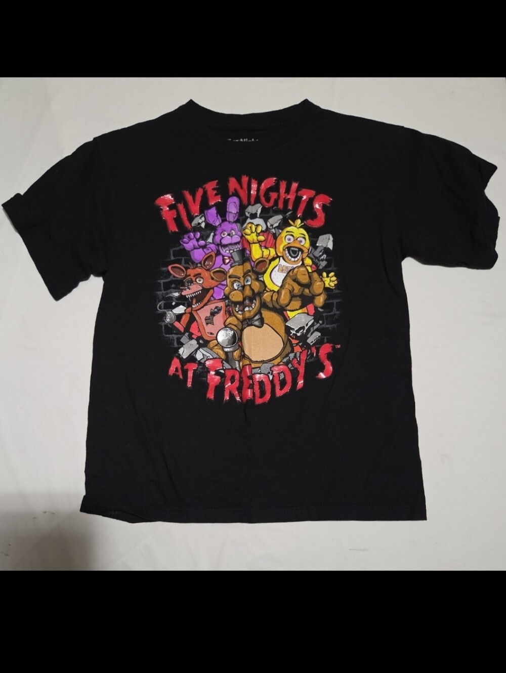 Five nights at Freddy's boys large black shirt #28